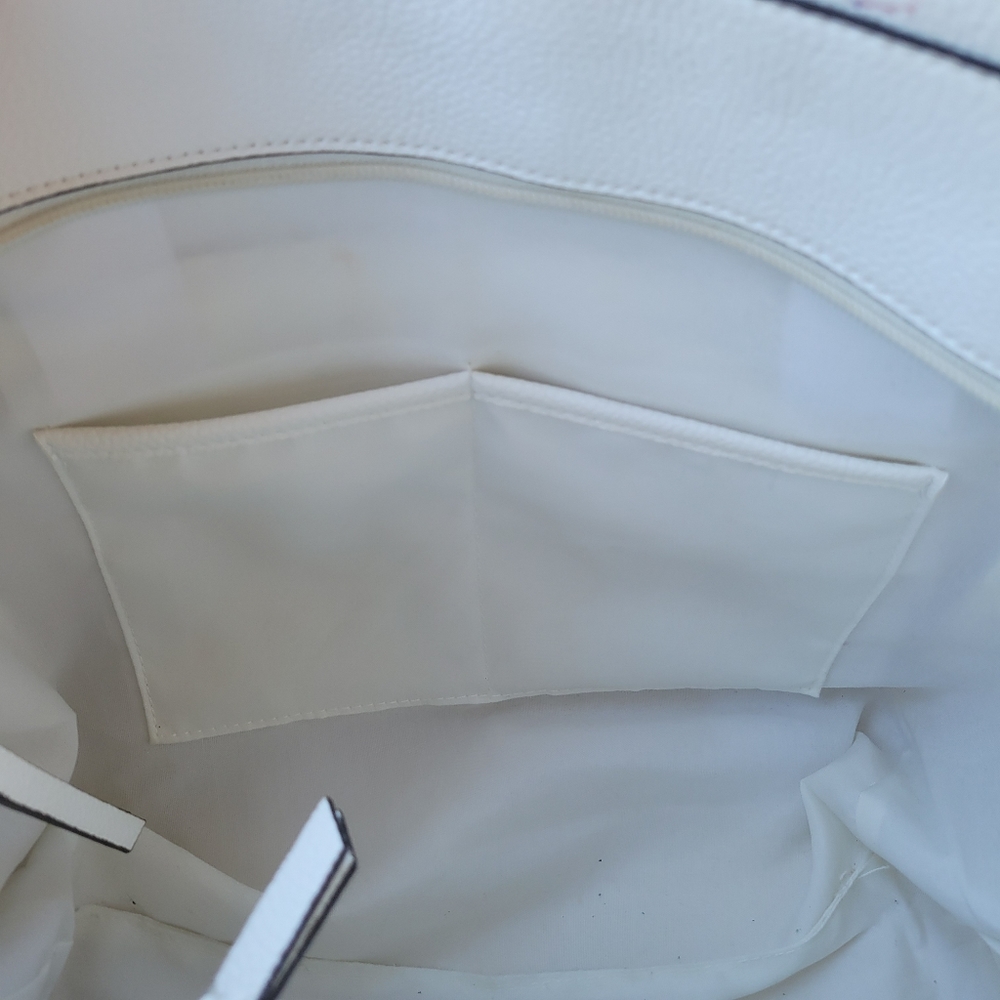 Liz Claiborne Shoulder Bag - Picture 10 of 12